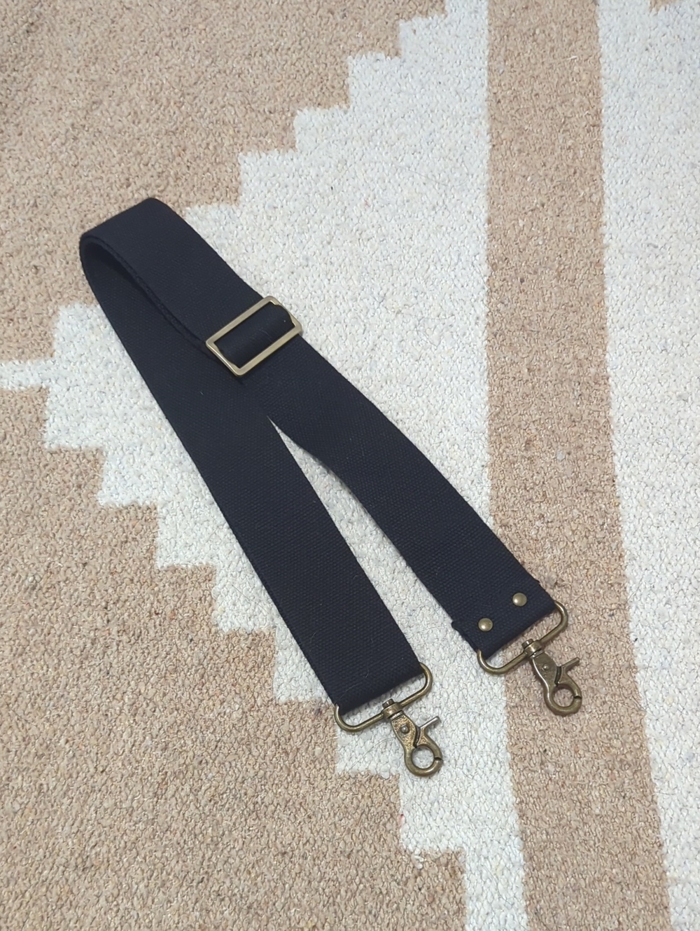Parker Thatch 🔸Adjustable Crossbody Strap 🔸 Black
